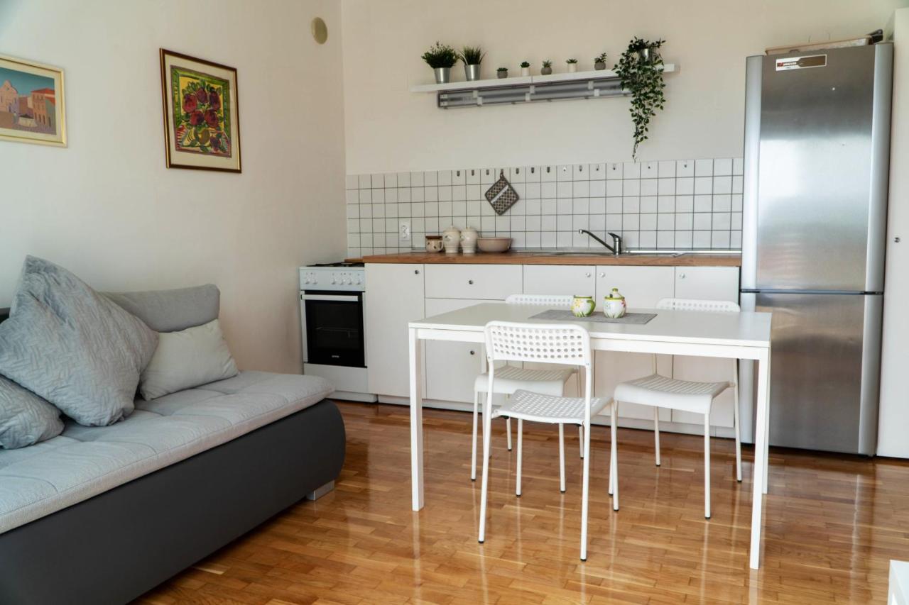 Milena Apartment Opatija Volosko Esterno foto